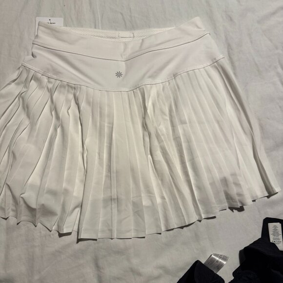 NWT Athleta Advantage White Pleated Tennis Skort. - Picture 2 of 5